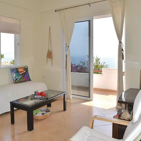 Apartment With Sea View 05 Qeparo